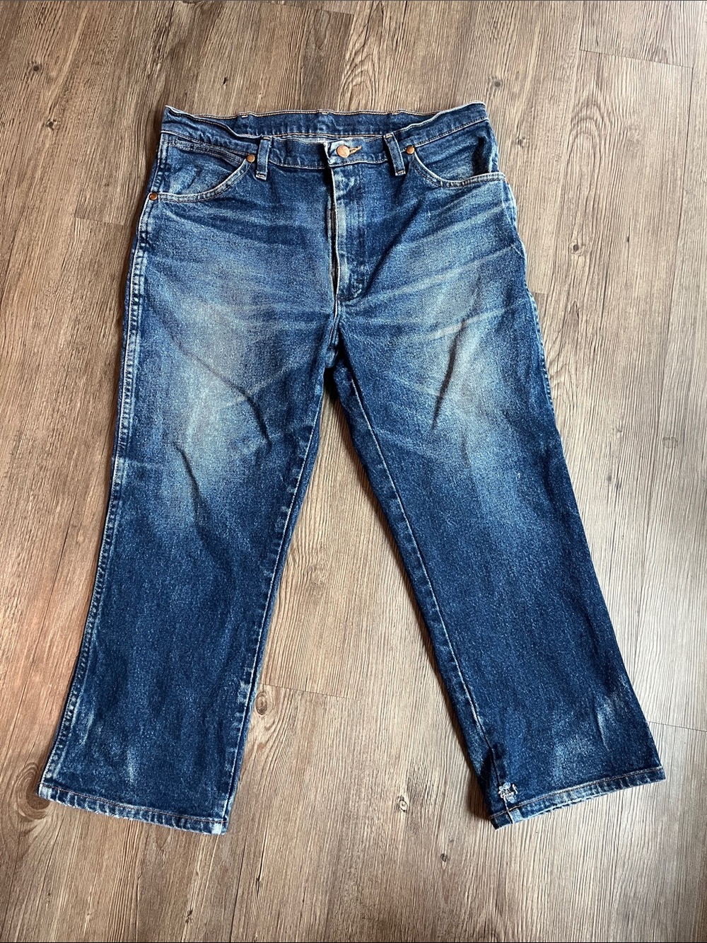 WRANGLER 34X30 Vintage Faded Blue Relaxed Jeans